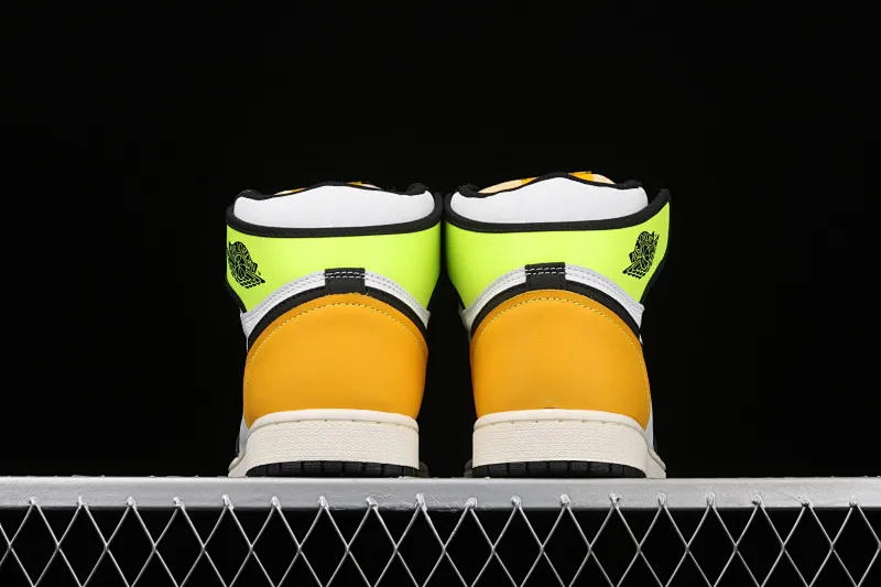 All categories Air Jordan Jordan series basketball shoes Air Jordan 1 High Air Jordan 1 Retro High OG AJ1 Joe 1 fluorescent yellow toe 555088-118